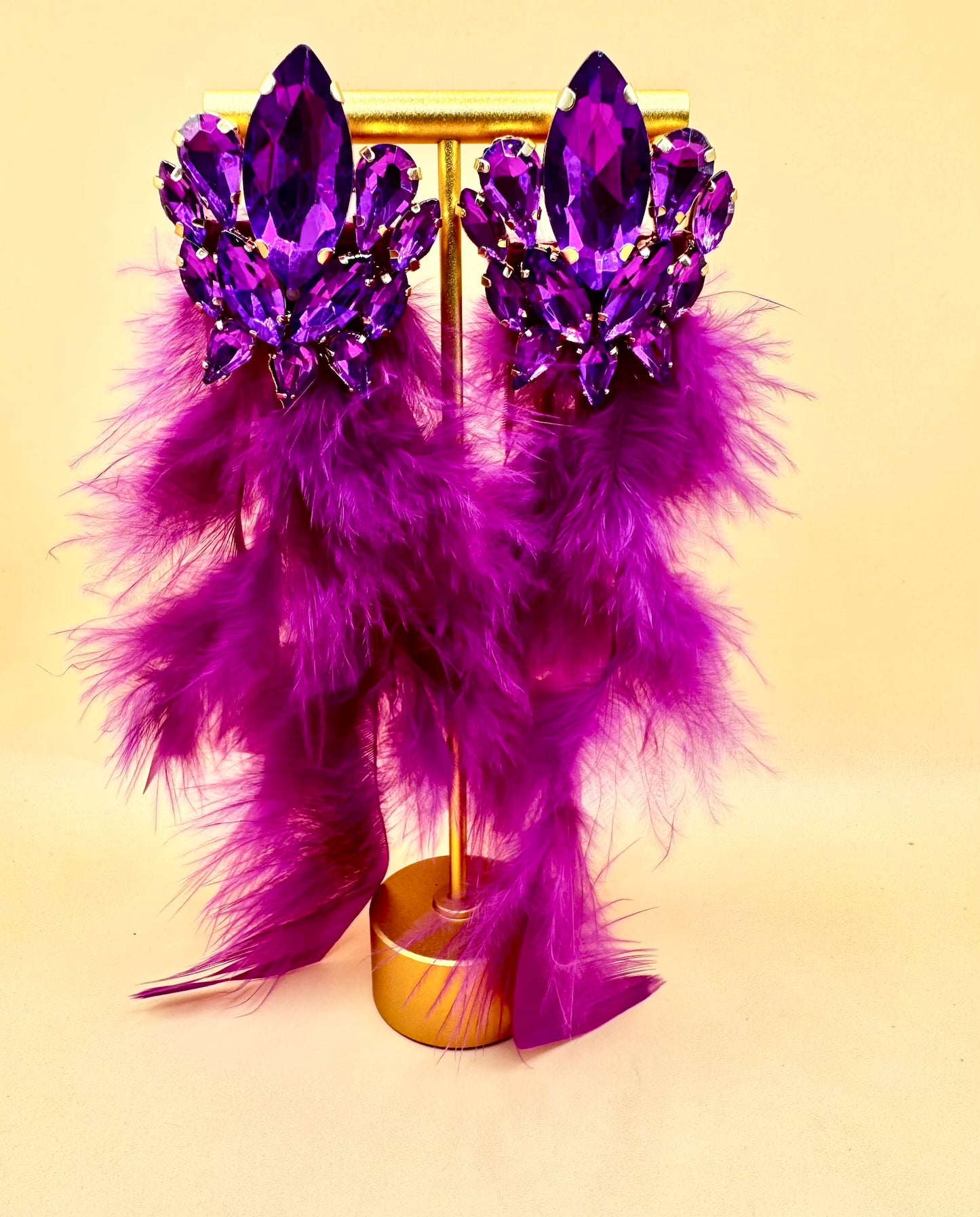 Fairy paarse oorbellen met paarse kristallen met lange veren