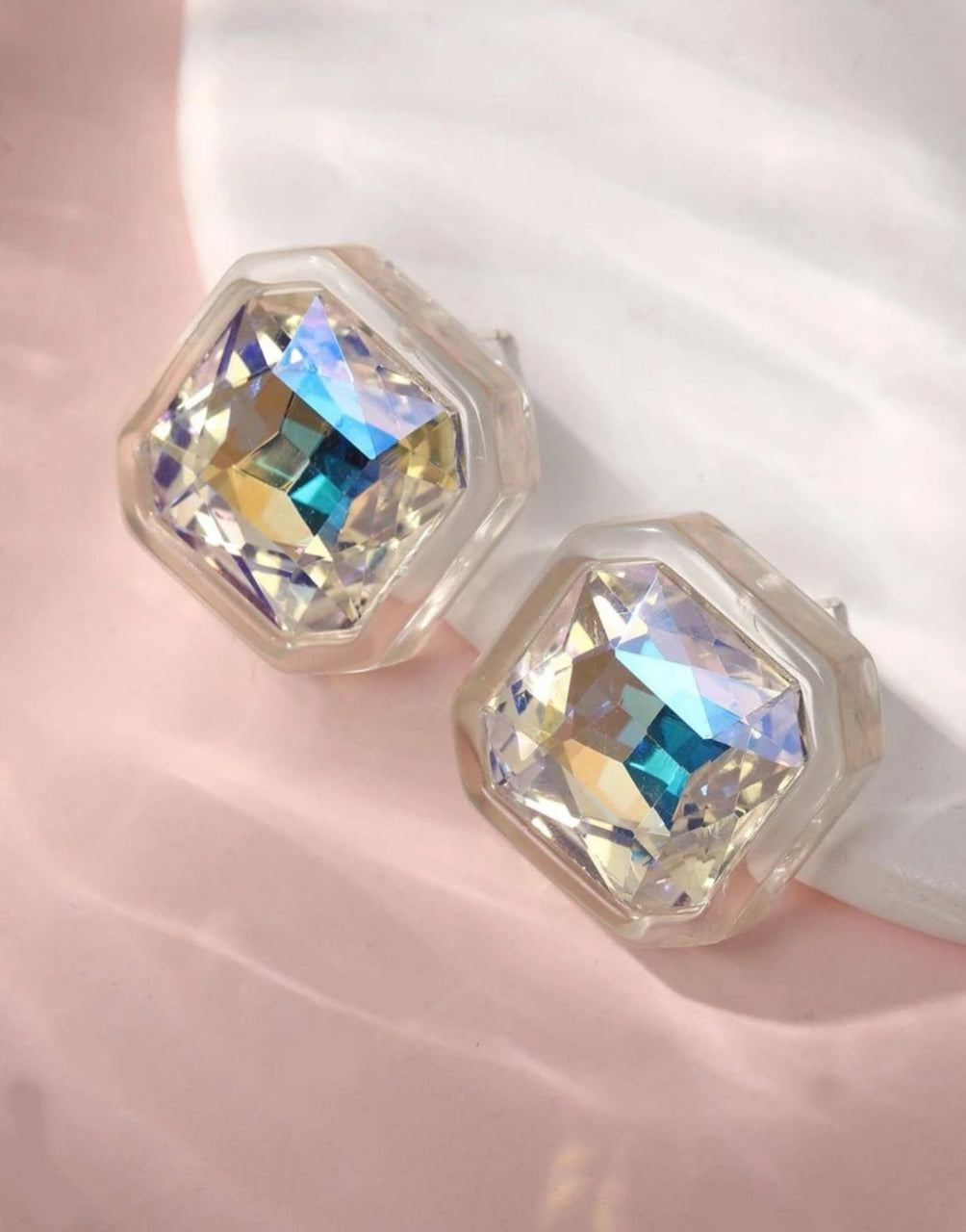 Icon oorbel transparant met 8 hoeken en transparant ingelegde grote strass steen