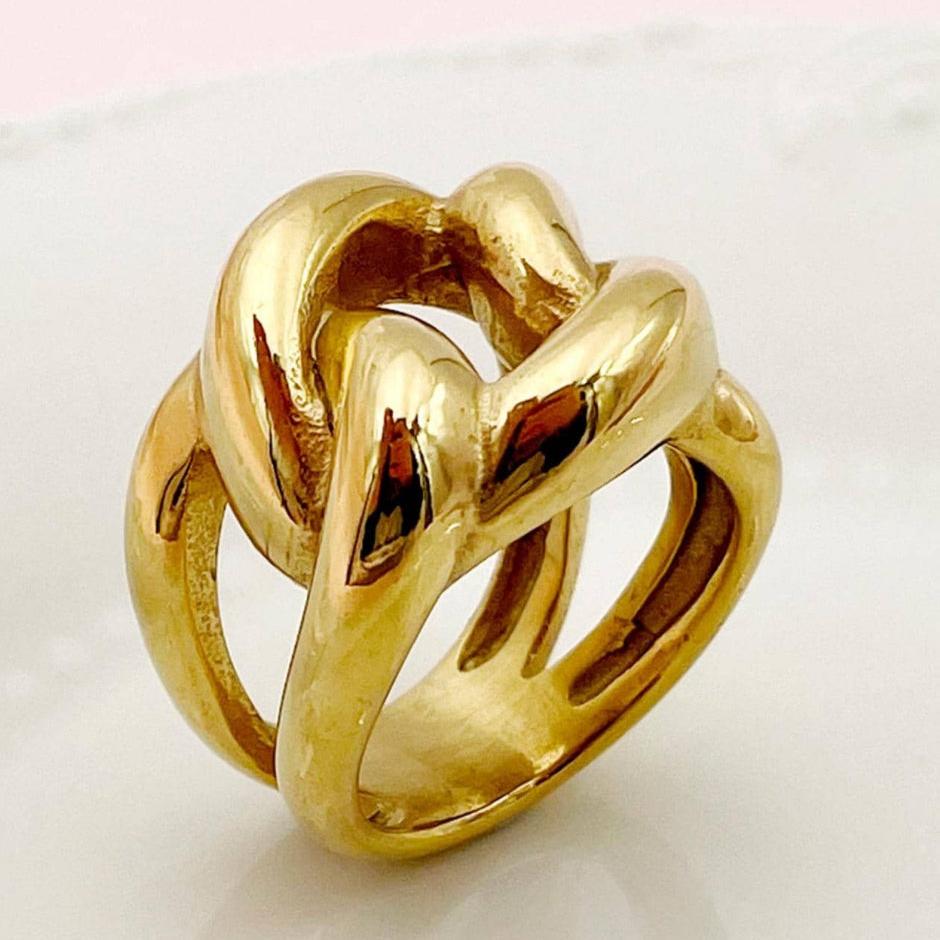 Goudkleurige ring met knoopdetail