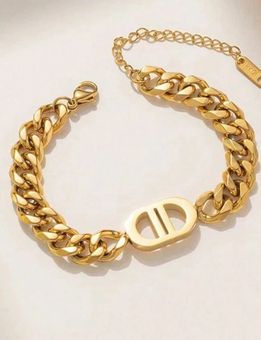 Geschakelde gouden armband met letters van CUFFED bracelet